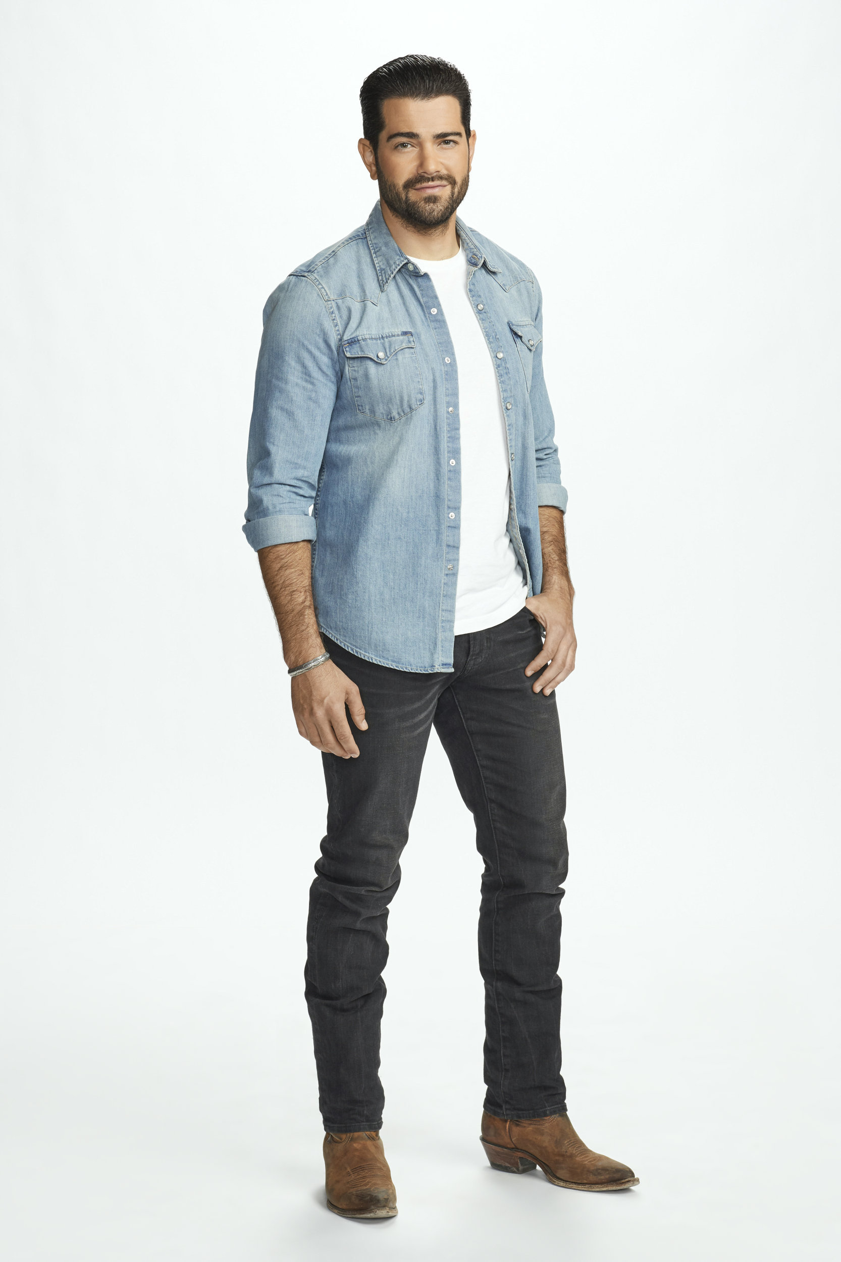 Jesse Metcalfe As Trace Riley On Chesapeake Shores