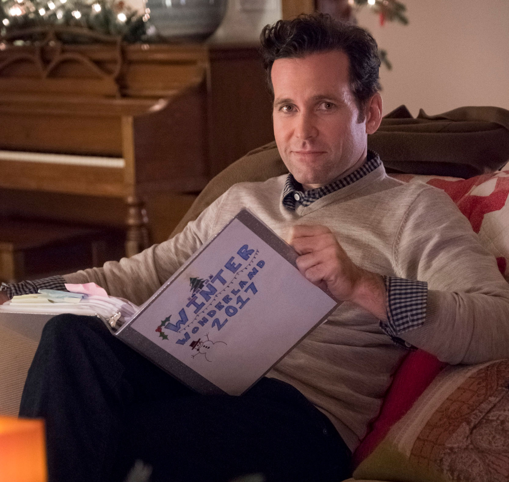 Cast Interviews - Playing Santa for His Family - Switched for Christmas, image size:1667x1578