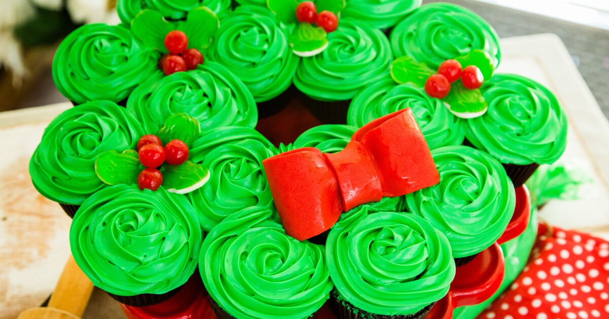 Recipes - Cupcake Christmas Wreath