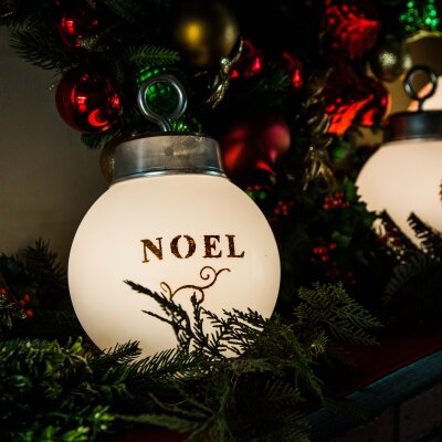 DIY Jumbo Ornament