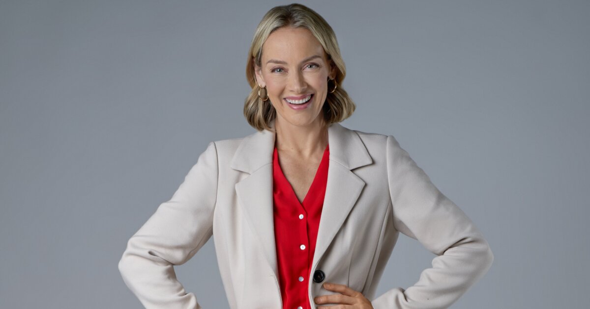 Rachel Skarsten As Whitney In The Christmas Charade rachel-skarsten-as-whitney-in-the-christmas-charade