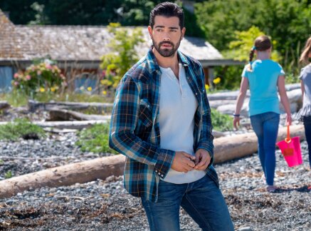 The Rock is Going to Roll - S3 Ep3 - Chesapeake Shores on Hallmark+