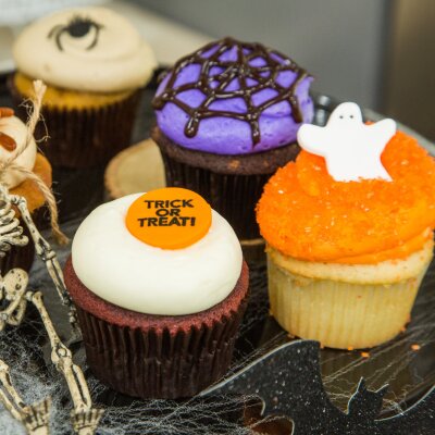 Georgetown Cupcake Halloween Ghost Vanilla Candy Cupcakes