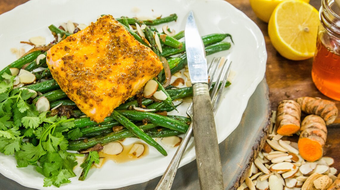 Mustard Spiced Salmon with Spicy Green Beans
