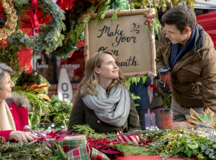 Preview + Sneak Peek - The Christmas Cottage