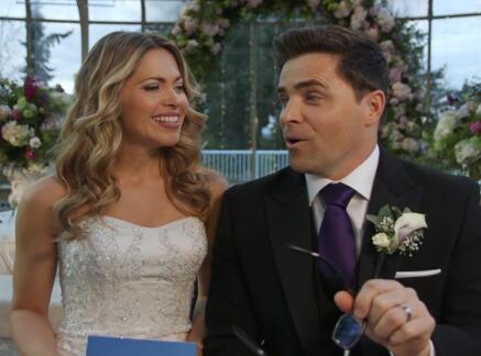 Trends and Traditions - The Perfect Bride: Wedding Bells - Bouquets