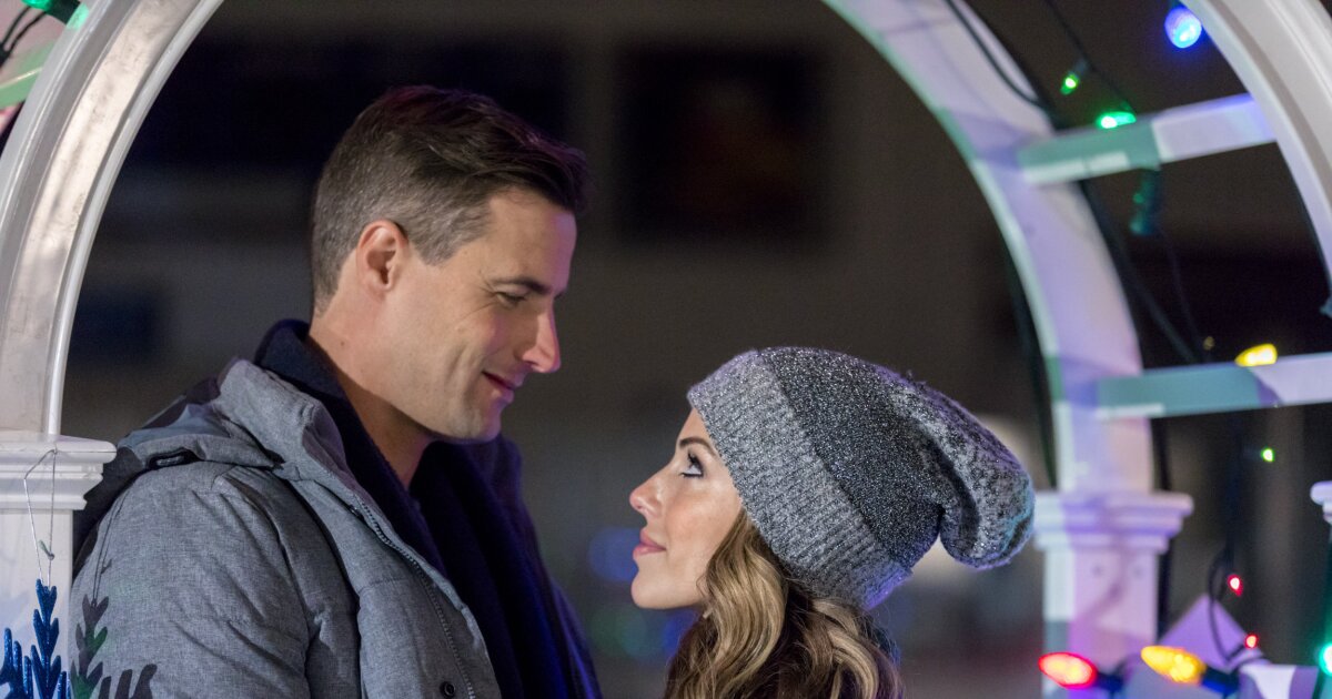 Its a wonderful movie Magical Christmas Ornaments - Cast