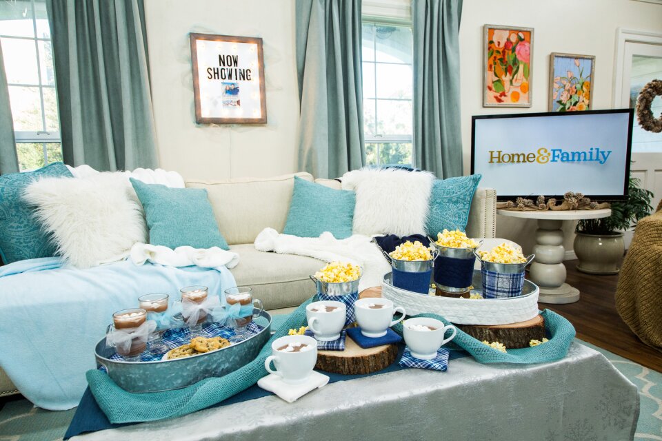 How To - DIY Family Movie Night