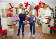 DIY Present Arch - Home & Family