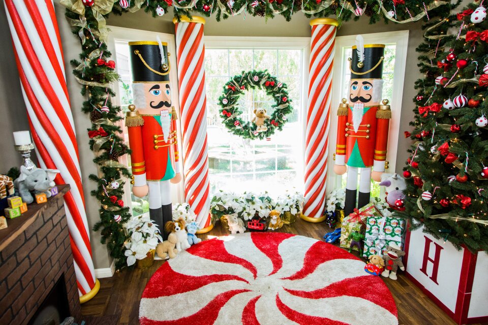 DIY Candy Cane Pillars