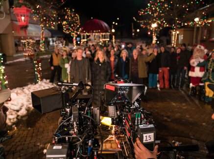 On Location - Marry Me at Christmas