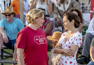 Interviews - Autumn Reeser’s Summer Plans - Season for Love