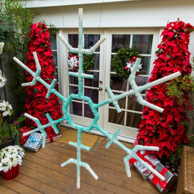 DIY Christmas Outdoor Snowflakes