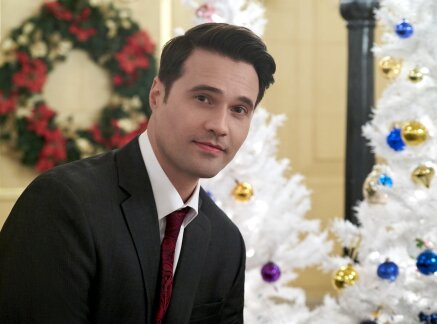Interviews - Brett Dalton’s favorite Christmas gift - Once Upon a Christmas Miracle
