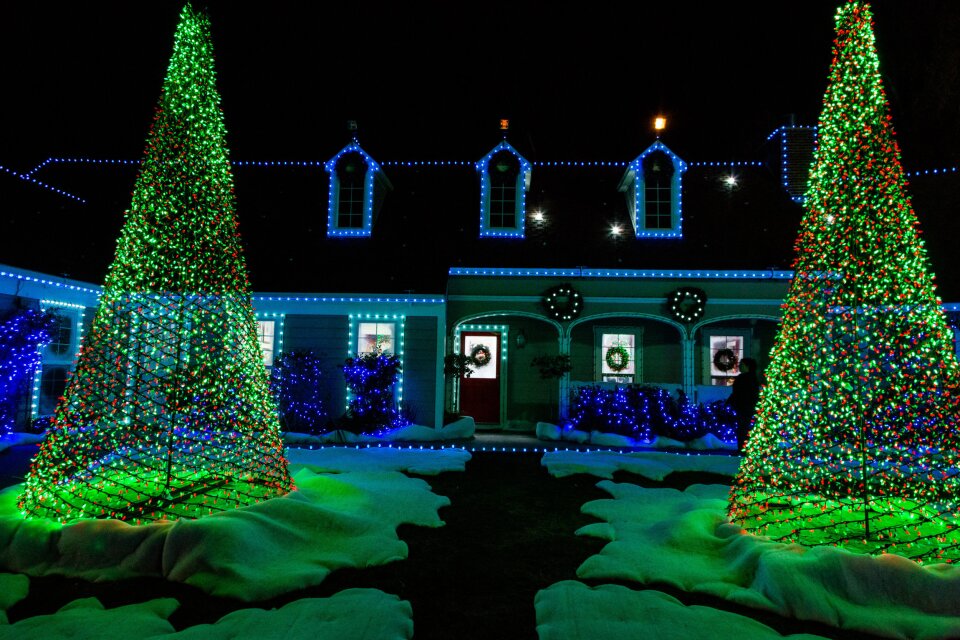 The Dos And Don Ts Of Outdoor Christmas Lights Blue And Green Outdoor Christmas Lights
