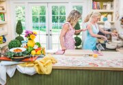 Shrimp and Cheesy Grits - Home & Family