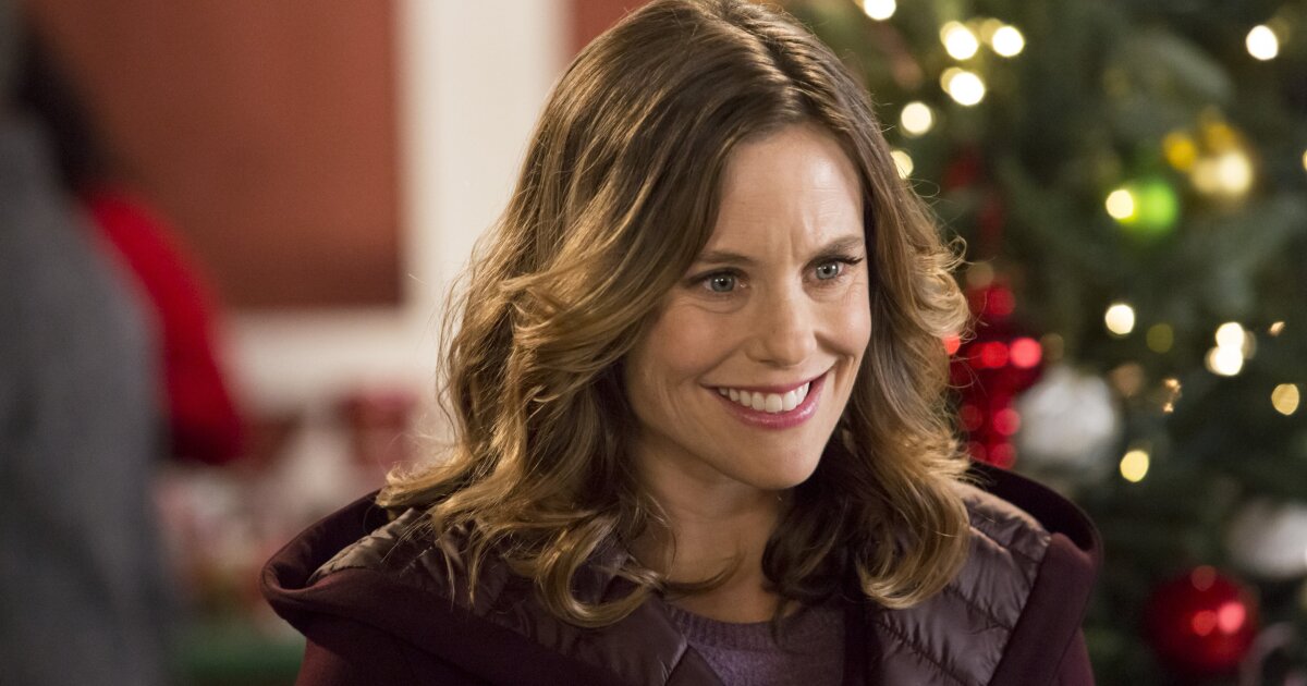 Cast Interviews - Christmas Traditions - Christmas In Evergreen