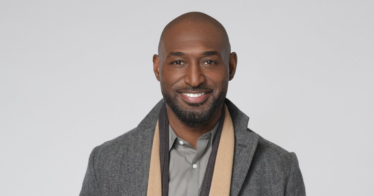 Adrian Holmes as Luke on The Christmas Doctor