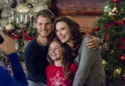 Cast Interviews - Fun on Set - Christmas Getaway
