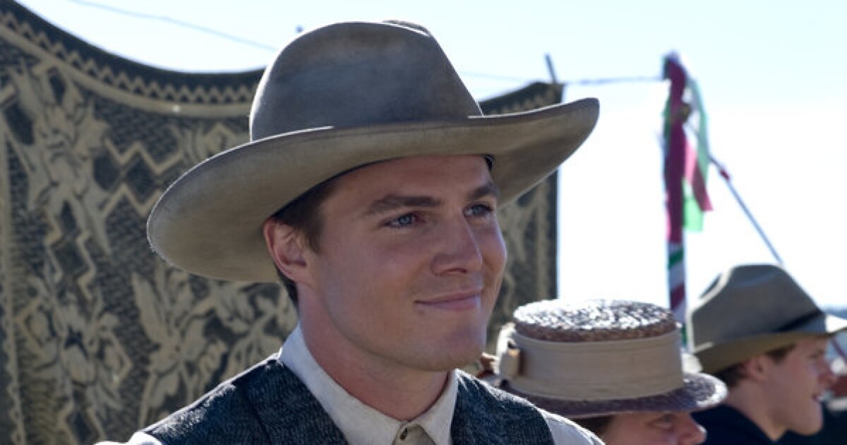 Stephen Amell as Wynn Delaney in When Calls the Heart Stephen Amell as Wynn Delaney in When Calls the Heart