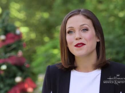 Interview - Erin Krakow on the Movie - Engaging Father Christmas