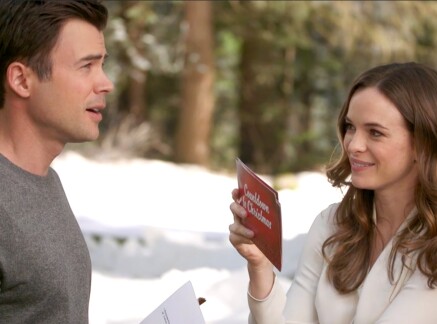 Tinsel Trivia - Singing Along - Christmas Joy