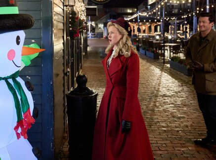 Sneak Peek - A Newport Christmas