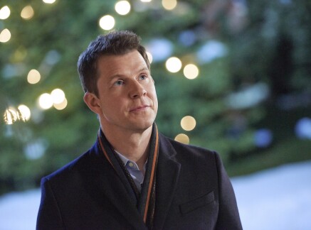 Preview - It’s Beginning to Look a Lot Like Christmas