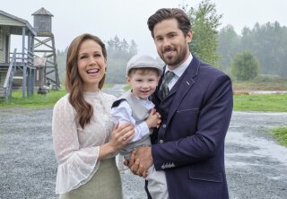 On Location - Elizabeth & Lucas - When Calls the Heart