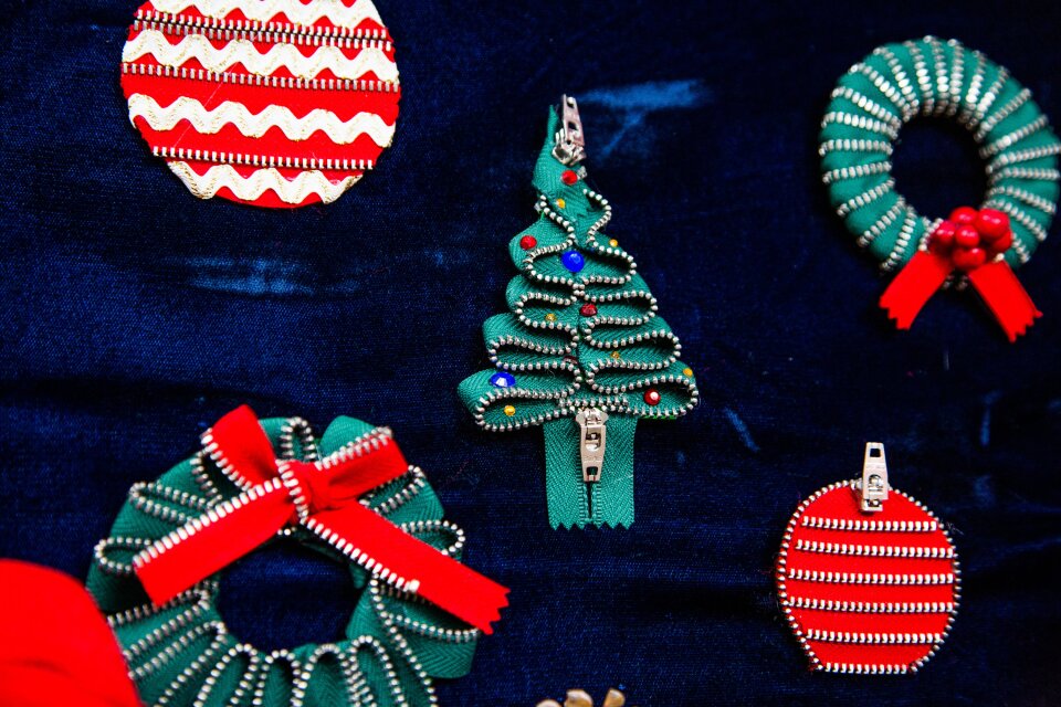 How To DIY Zipper Christmas Trees