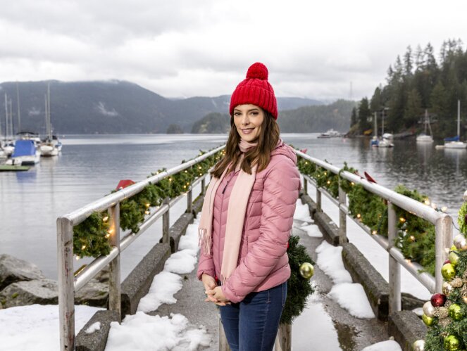 Sleigh Bell Stories - Christmas on my Mind - Ashley Greene