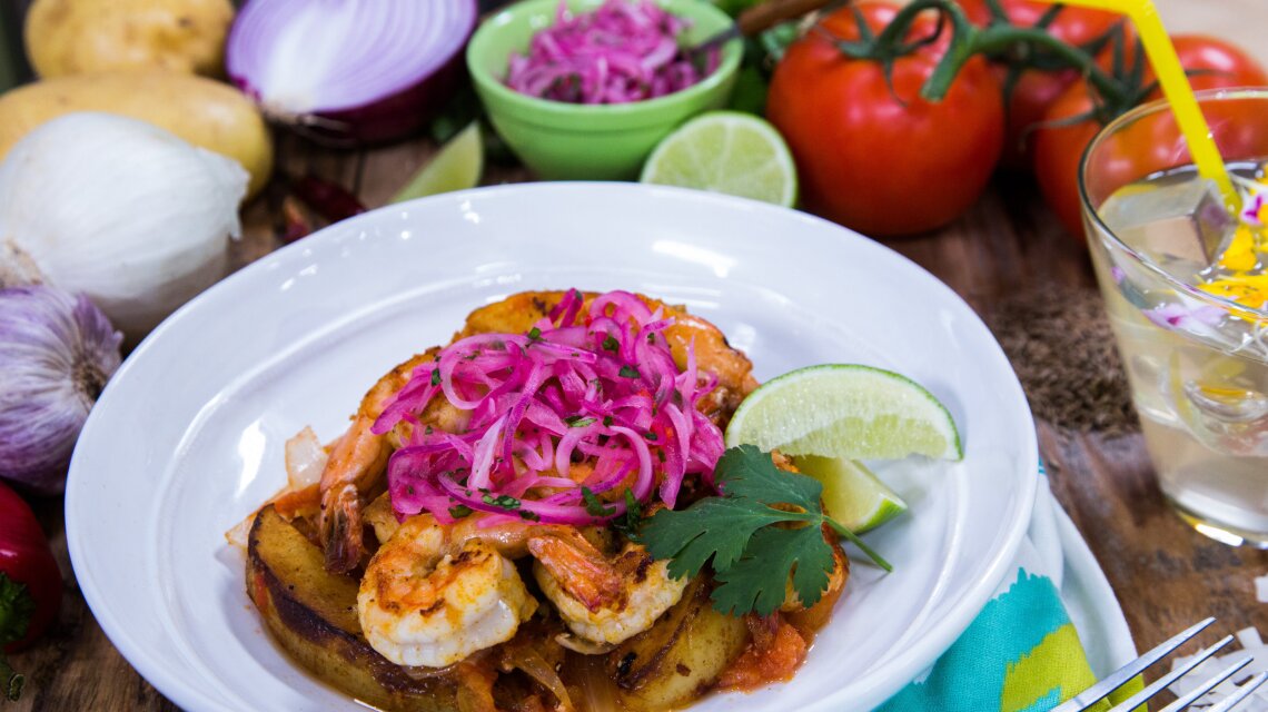 Camarones Saltados (Sautéed Shrimp) with Salsa Criolla and Coco-Rum