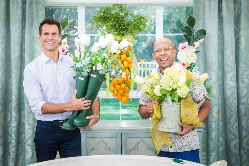 hf7131-recap-wreaths.jpg