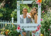 DIY Photo Op Frame - Home & Family