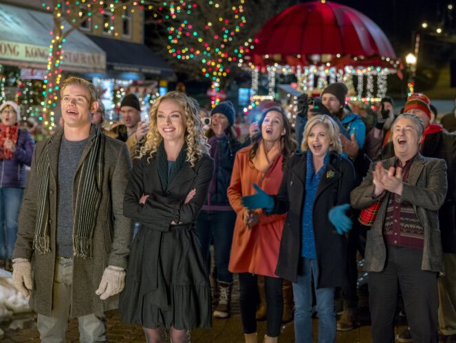 Marry Me At Christmas Marry Me For Christmas Cast