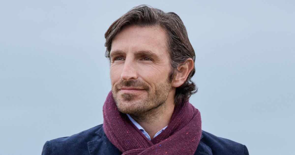 Eion Macken as Sean in 'Tis the Season to Be Irish