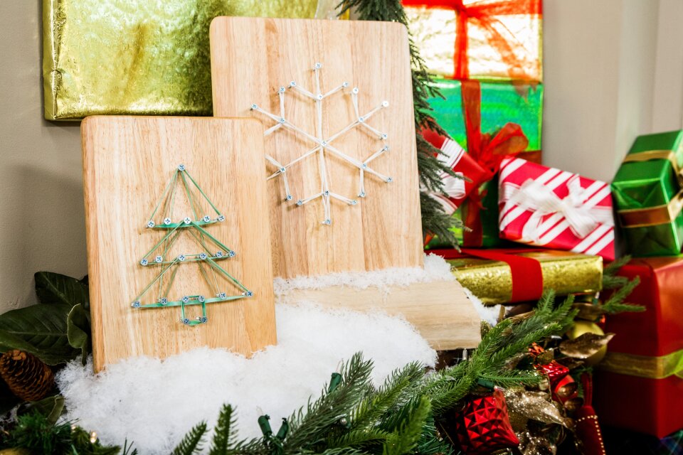 DIY Rubber Band Snowflake Art