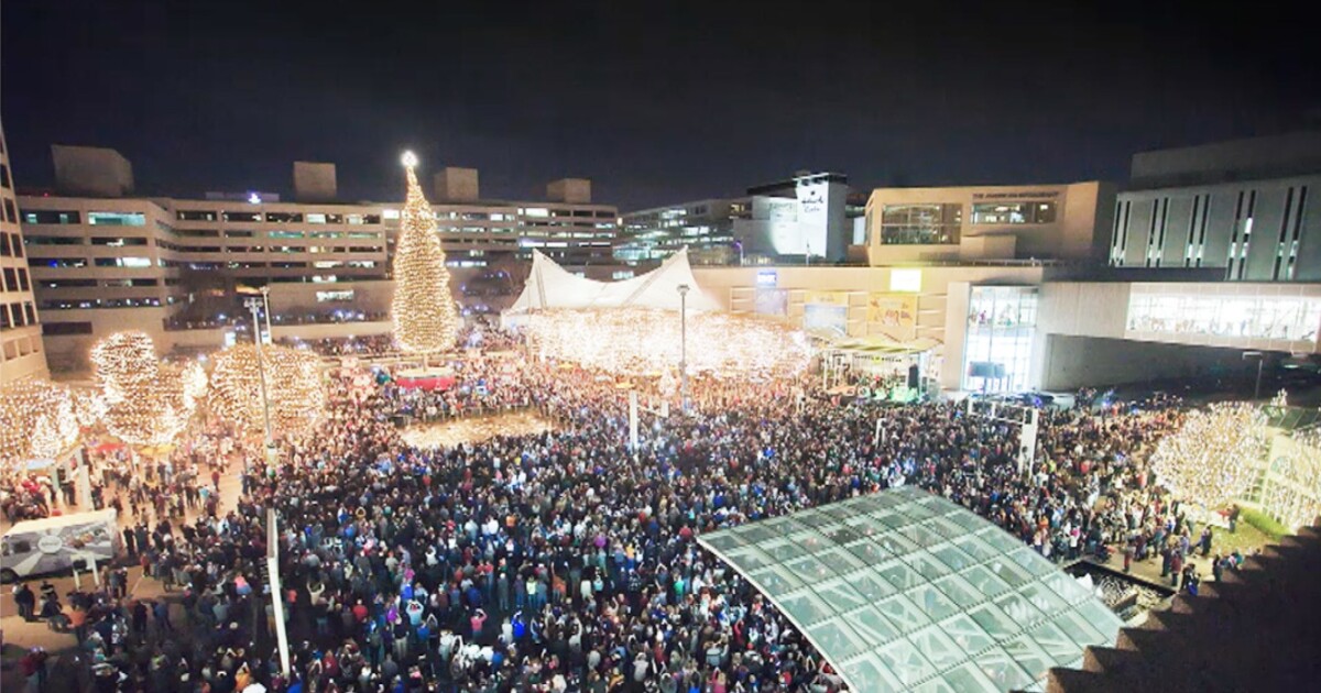 Crown Center Mayor's Christmas Tree Lighting Home & Family