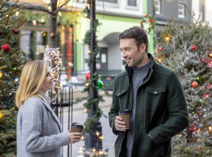 Preview - Angel Falls: A Novel Holiday