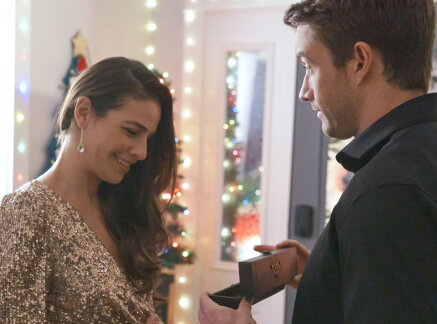 Preview - Countdown to Christmas on Hallmark Mystery