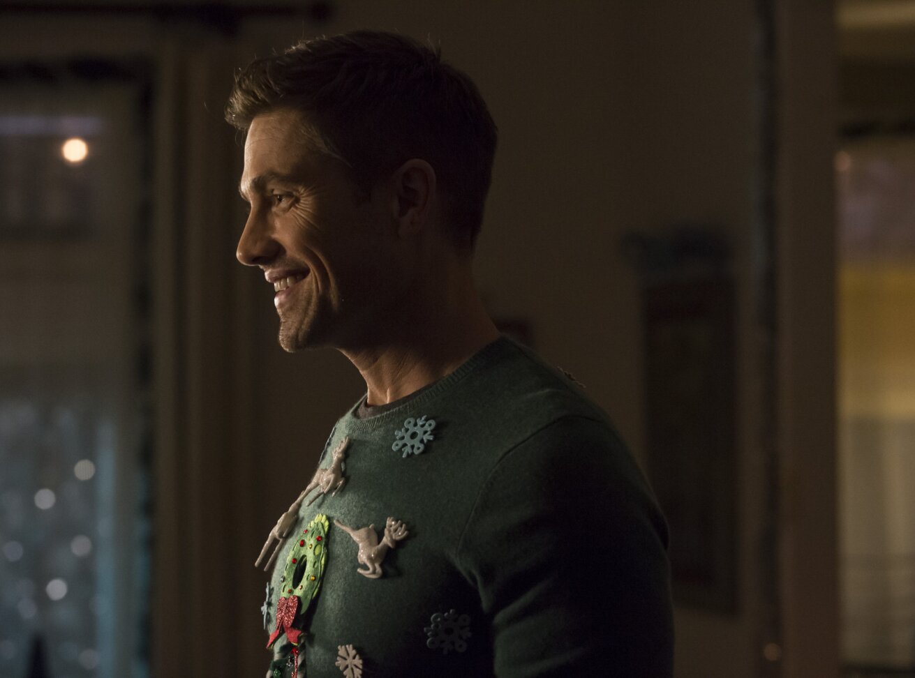 Films Et Séries Tv Avec Eric Winter Cast Interviews - Finding Santa - Eric Winter on Family Legacy