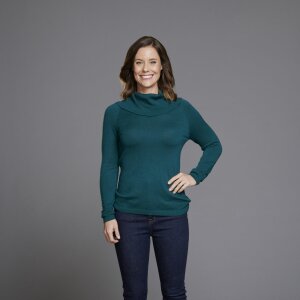 Ashley Williams As Zoey Hathaway On Northern Lights Of Christmas Northern Lights Of Christmas Cast