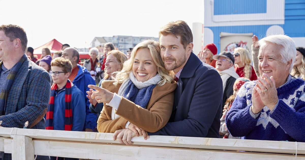 Christmas Bells Are Ringing Cast Christmas Bells Are Ringing 2021