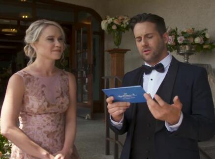 Trends and Traditions - Love at First Dance - Anniversaries