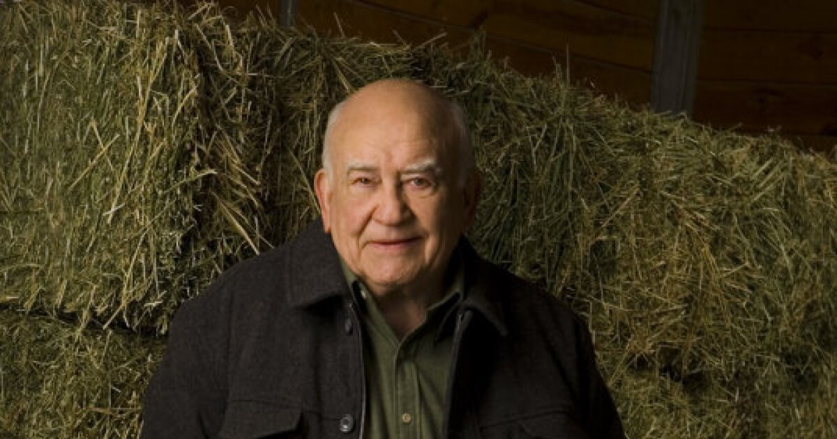 Ed Asner Cast The Christmas Card Ed Asner Cast The Christmas Card