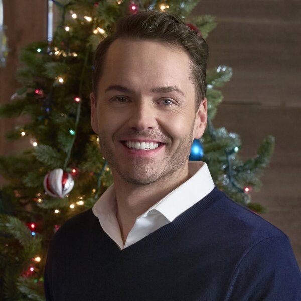 Paul Campbell as William on Christmas by Starlight