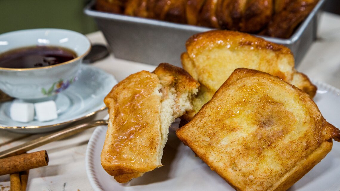 Cinnamon and Sugar Pull Apart Bread